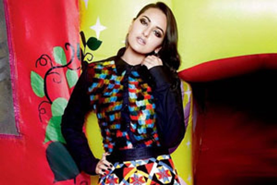 Sonakshi wows megastar Rajinikanth!