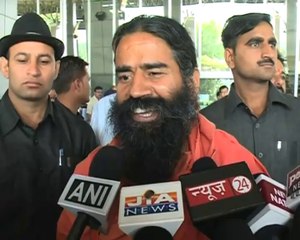 Baba Ramdev criticizes Sonia Gandhi’s meeting with Bukhari