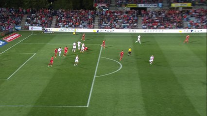 Elrich head-butts Behich