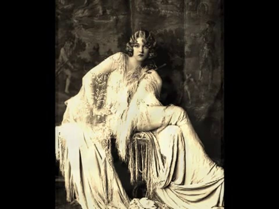 EMEL SAYIN - Ah bu şarkıların gözü kör olsun