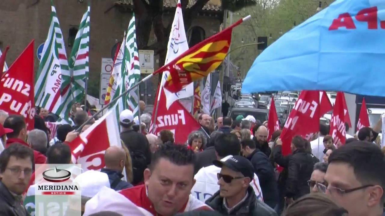 Lavoratori Croce Rossa in protesta davanti Ministero della Salute “no alla privatizzazione”