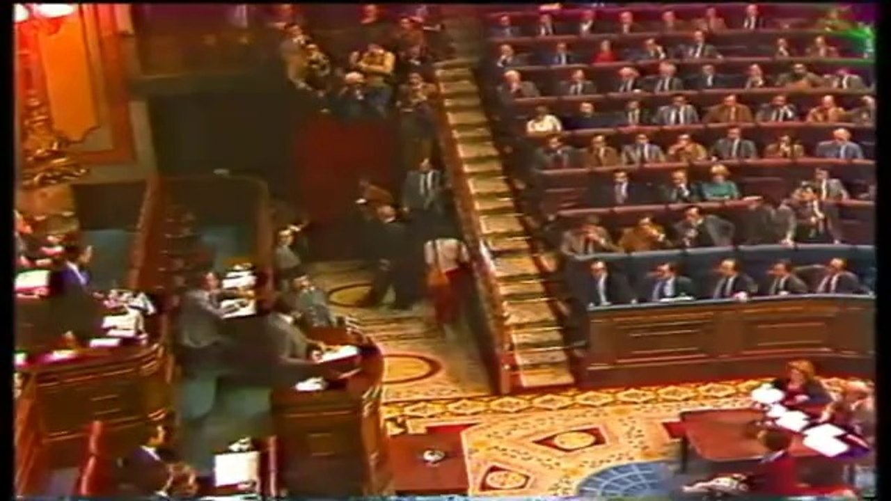 TV3 - Telenotícies migdia - Pilar Urbano presenta el polèmic llibre sobre el 23-F