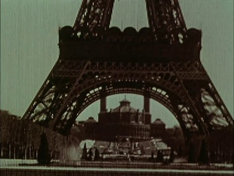 Extrait 8 Paris MashUp : Vue de la tour Eiffel