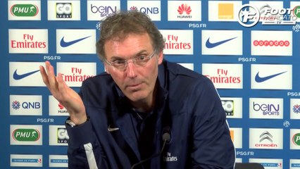 Blanc juge les progrès de Lucas
