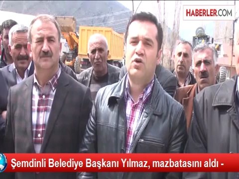 Şemdinli Belediye Başkanı Yılmaz, mazbatasını aldı -