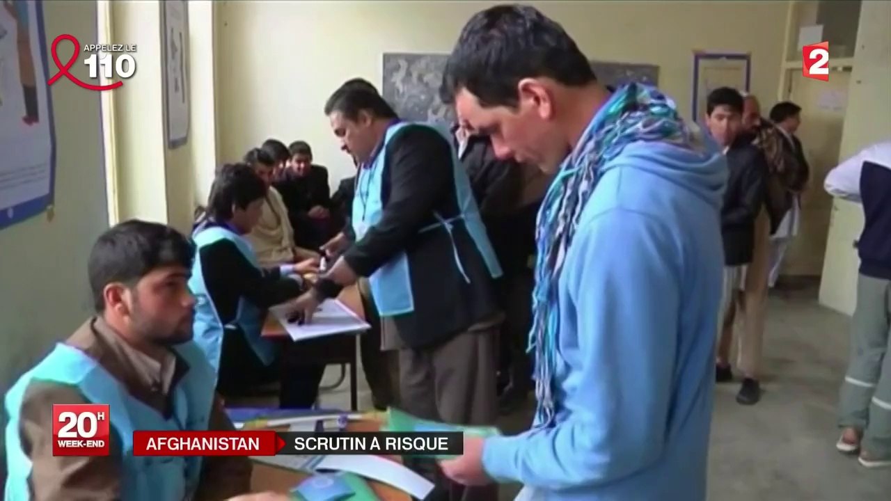 Défiant les talibans, les Afghans ont voté en nombre pour tourner la page Karzaï