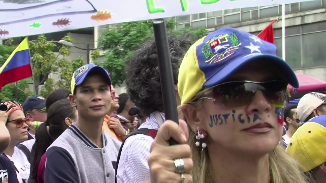 Venezuelanos pedem libertação de Leopoldo López