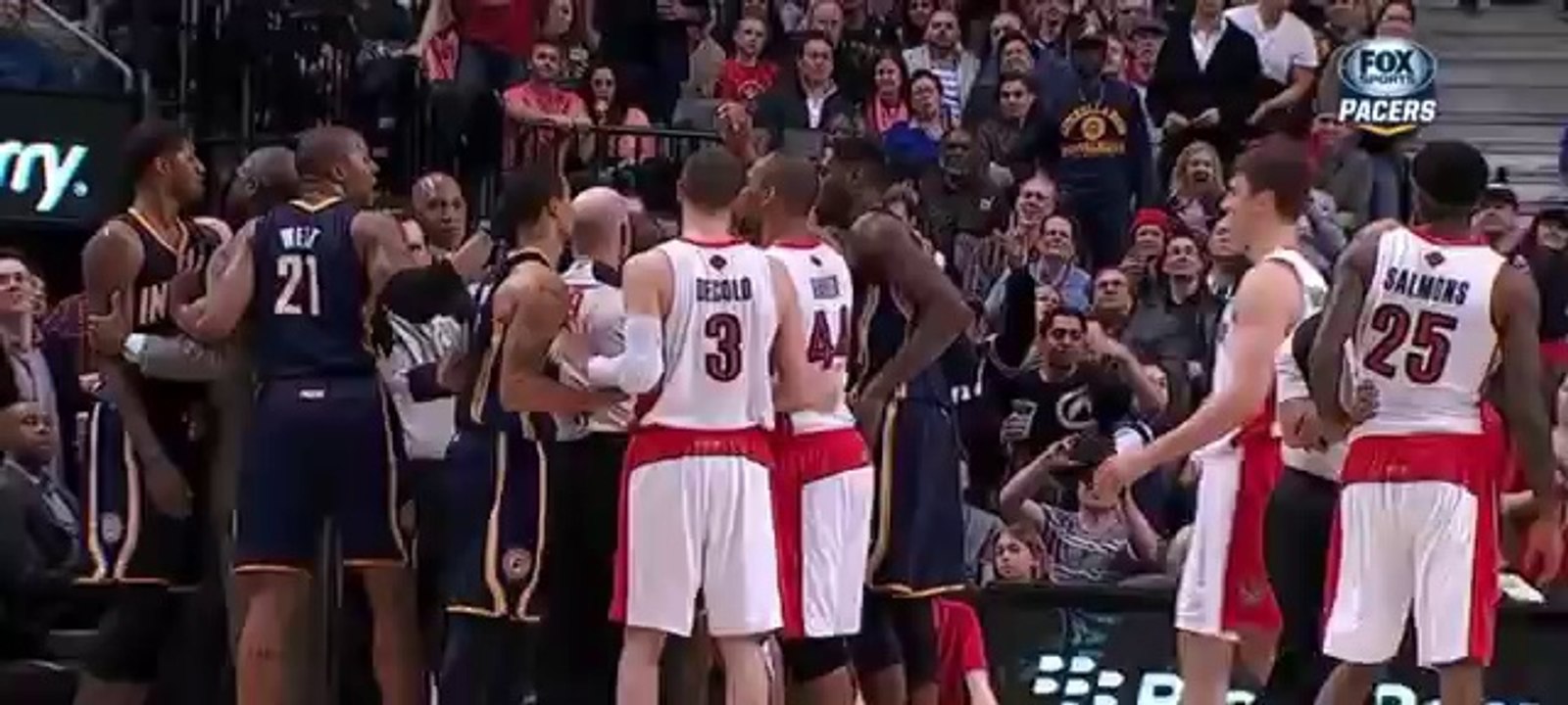 David West sépare Paul George et John Salmons