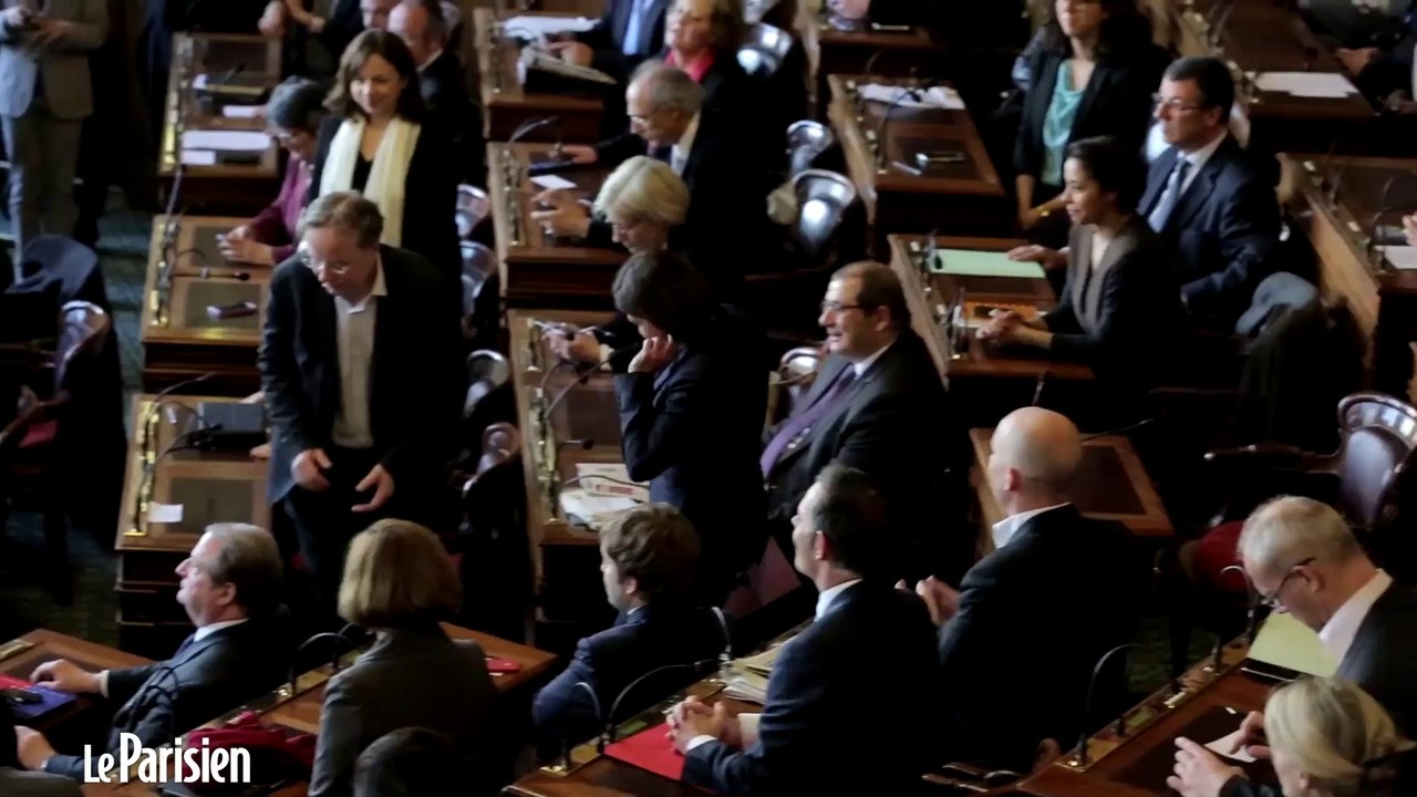 L'émotion Anne Hidalgo, officiellement intronisée maire de Paris