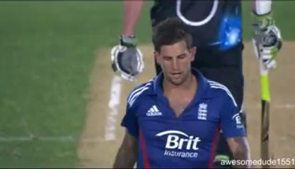 Very Funny Battle Mitchell McClenaghan vs Jade Dernbach