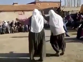 Muhteşem Oynayan Teyzeler Köy Düğünü