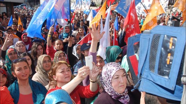 Gençlik kolları ve Kadın kollarına hitaben BERABER YÜRÜDÜK BİZ BU YOLLARDA..