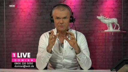 Joachim onaniert auf Domian und findet ihn sexuell attraktiv