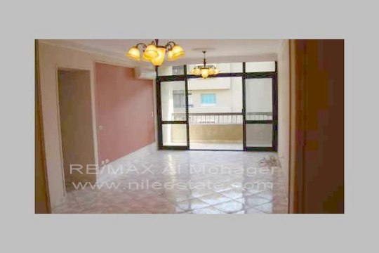 Semi Furnished 3 Bedrooms for Rent in Zahraa Maadi