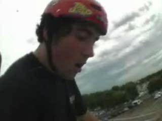 Regis fait du saut a ski