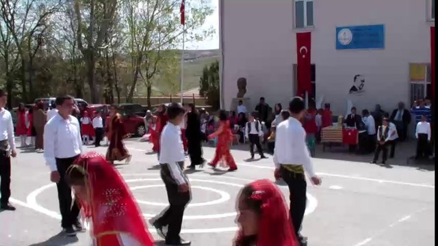 23 Nisan 2012, 8.Sınıf. Sarıkız Oyun Havası