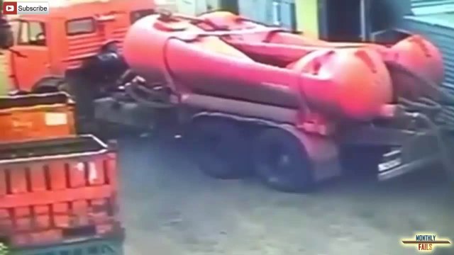 Sports, dumb guys; crash, crazy teens : Best Fails of Mars 2014