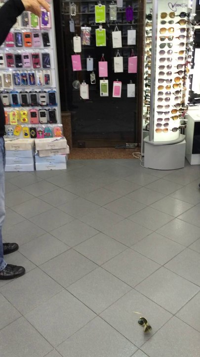 Takı Dükkanı Aynalı Cam Güneş Gözlüğü Dayanıklılık Testi