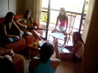 Meninas na casa da Gi