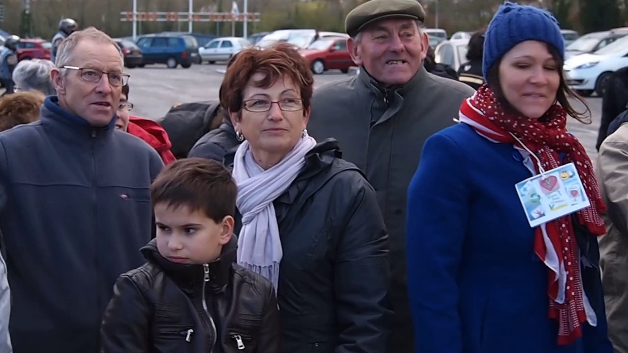 P1012507 Lancé de ballons le 22 mars à Ancenis, symbole de l'espoir pour les petits malades