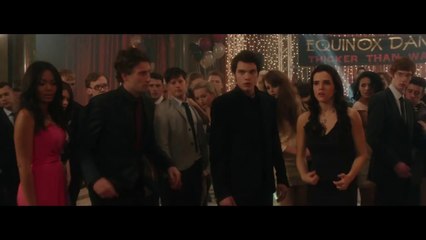'Punch a Vampire' VAMPIRE ACADEMY Movie Clip
