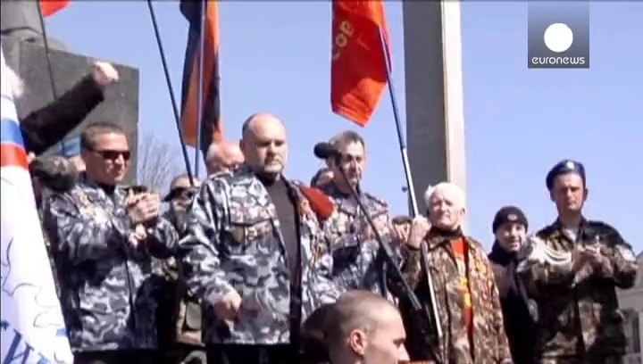 Video Ucraina, manifestanti pro-russi occupano sede della provincia a Donetsk