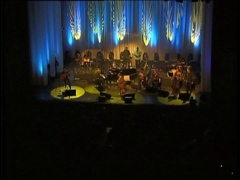 3- Cesaria Evora - Petit Pays