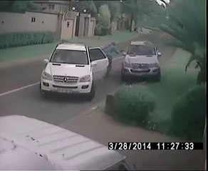 Attempted Robbery in Broad Daylight Driving an M Class