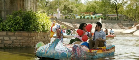 Revolver Rani Theatrical Trailer - Kangana Ranaut, Vir Das