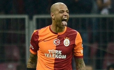 Provocation, expulsion : Melo fait le show dans le derby d'Istanbul