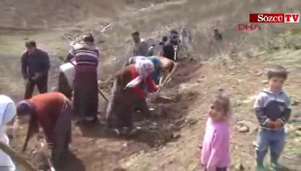 İmece usulü yol yapıyorlar