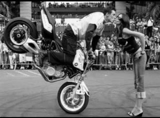 ΔΗΜΗΤΡΗΣ ΚΟΝΤΟΛΑΖΟΣ-ΔΕΝ ΤΟ ΠΑΙΖΩ ΤΡΕΛΟΣ