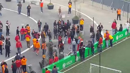 Derbi maçı öncesinde stad çevresinde yaşanan olaylar