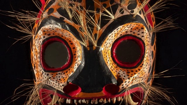 Les masques, entre miniature et démesure à Montélimar