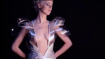 INTIMACY 2.0 interactive fashion and dresses by Roosegaarde