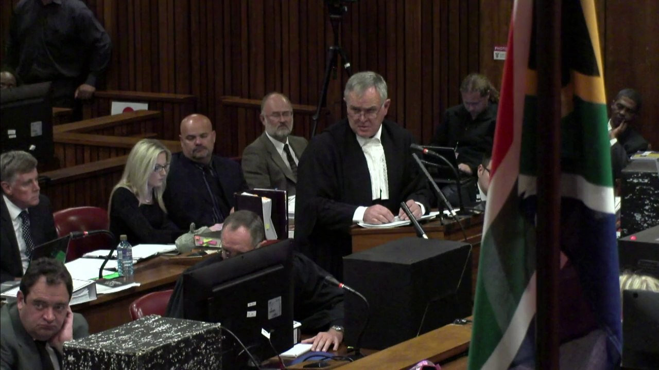 Pistorius chora e pede perdão