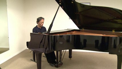 Star conductor Chung goes easy on piano
