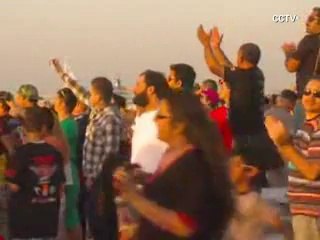 Atleta venezolano alcanza récord mundial tras saltar con paracaídas en Dubái