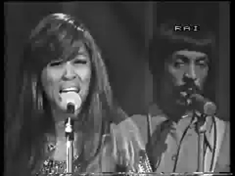 IKE & TINA TURNER - Proud Mary (1971)