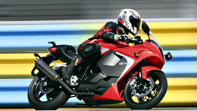 2014 Hyosung GT250R Facelift Launched For Rs 2.76 Lakh !