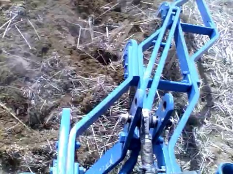 Benim bereket 65 e 1. vites ile 4 lü 12 Numara Pulluk çekiyor