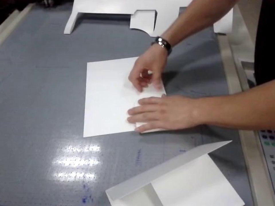 aokecut@163.com cardboard cut creasing fold plotter table machine