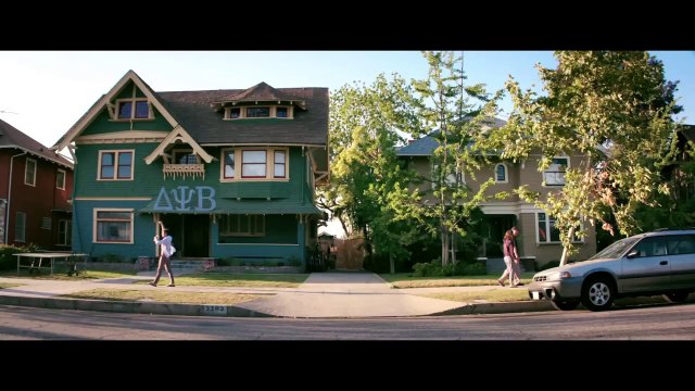 Bad Neighbours - Restricted Trailer