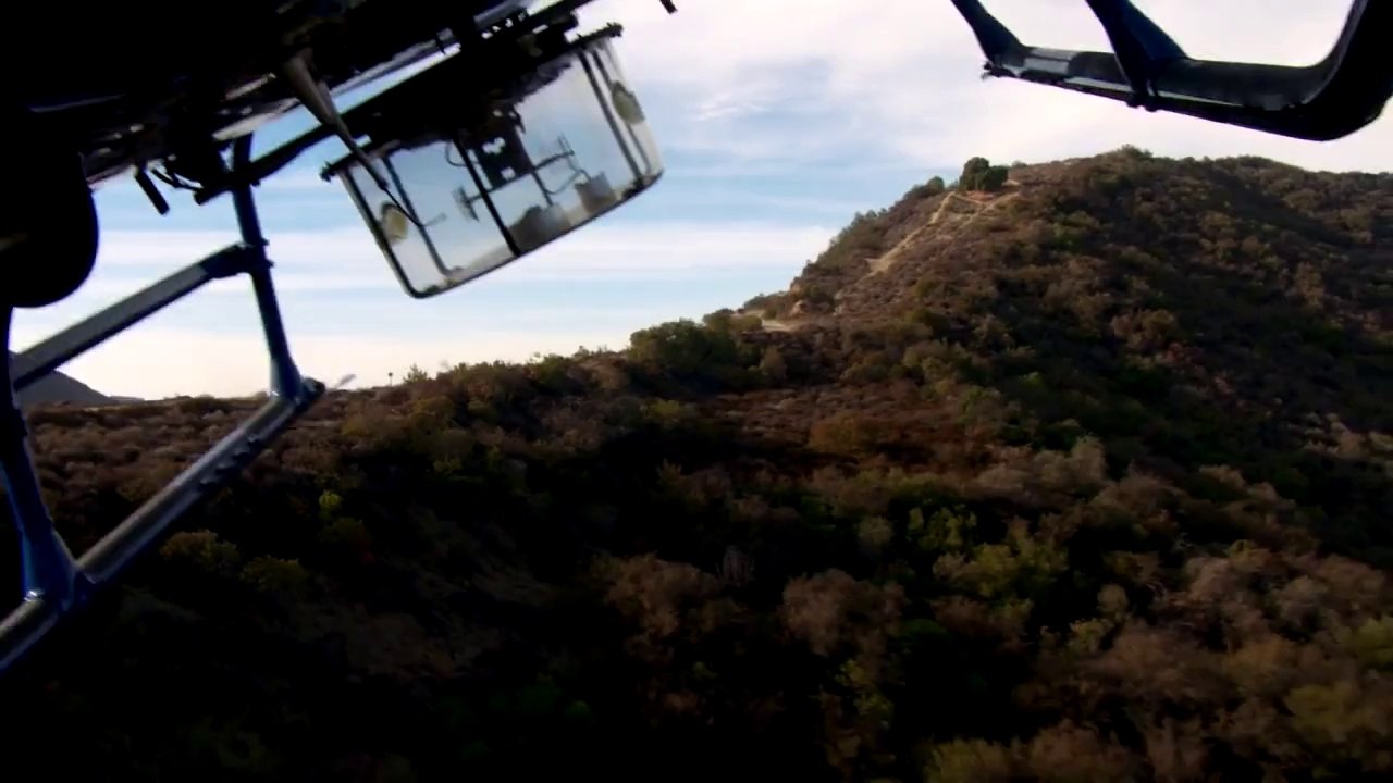 Course poursuite entre un VTT et un Hélico! Magique...