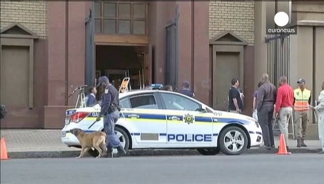 Pistorius, un homme brisé , qui continue de plaider non-coupable