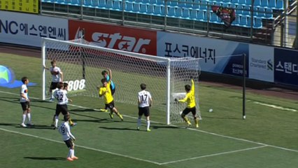 Young-Min Hyun scores from a corner