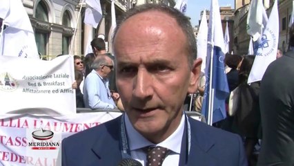 Скачать видео: Albergatori in piazza contro aumento della tassa di soggiorno tsunami per il turismo