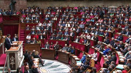 Valls veut à terme diviser par deux le nombre de régions