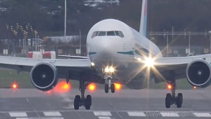 Uçak İniş Yaparken Türbülansa Girerse Ne Olur?