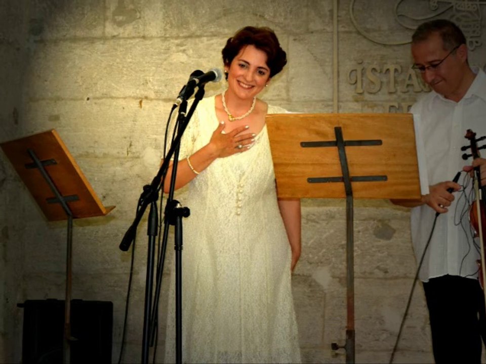 Bir ateşim yanarım külüm yok dumanım yok...  Elif Ömürlü Uyar